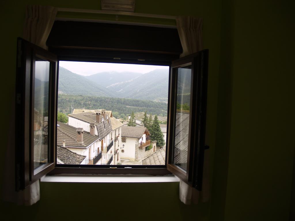 Albergue De Yebra Yebra de Basa Ruang foto