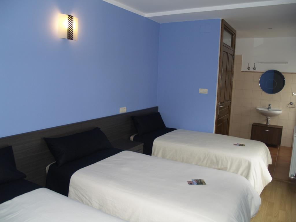 Albergue De Yebra Yebra de Basa Bagian luar foto