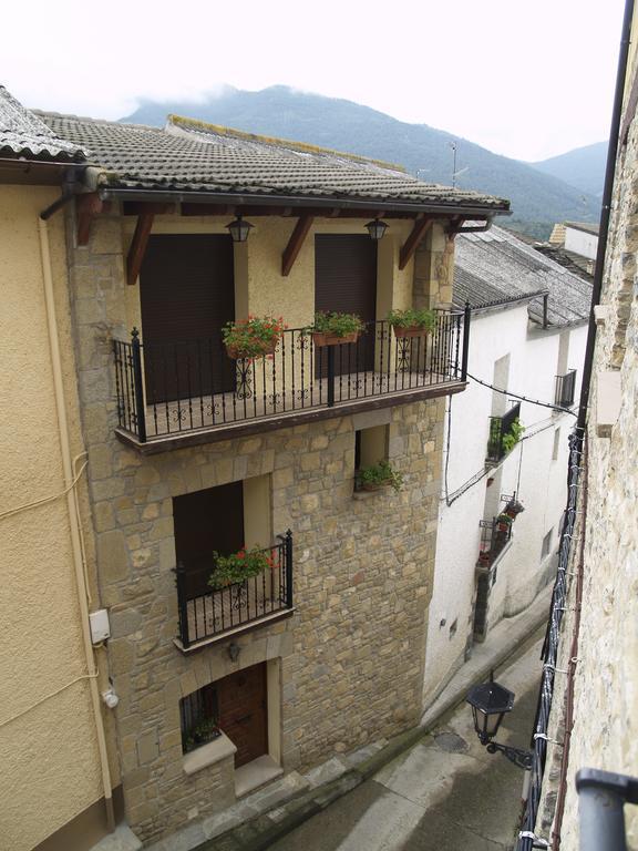 Albergue De Yebra Yebra de Basa Bagian luar foto