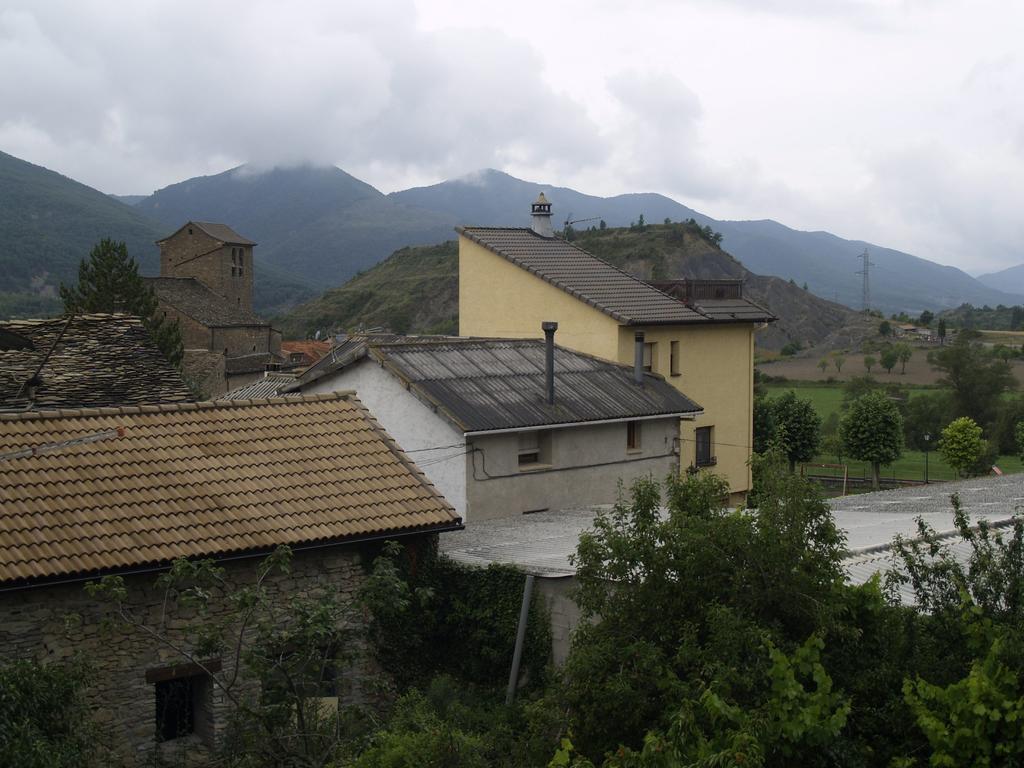Albergue De Yebra Yebra de Basa Bagian luar foto
