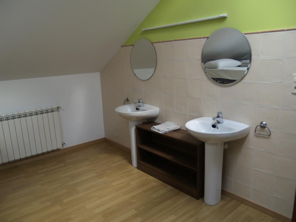 Albergue De Yebra Yebra de Basa Ruang foto