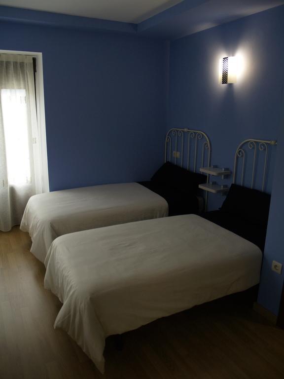 Albergue De Yebra Yebra de Basa Bagian luar foto