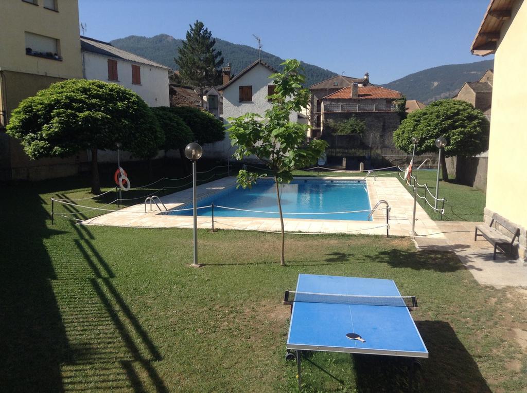 Albergue De Yebra Yebra de Basa Bagian luar foto